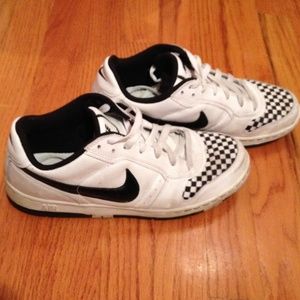 checkered nikes