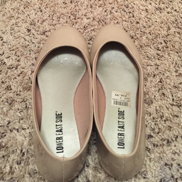 Cute tan flats
