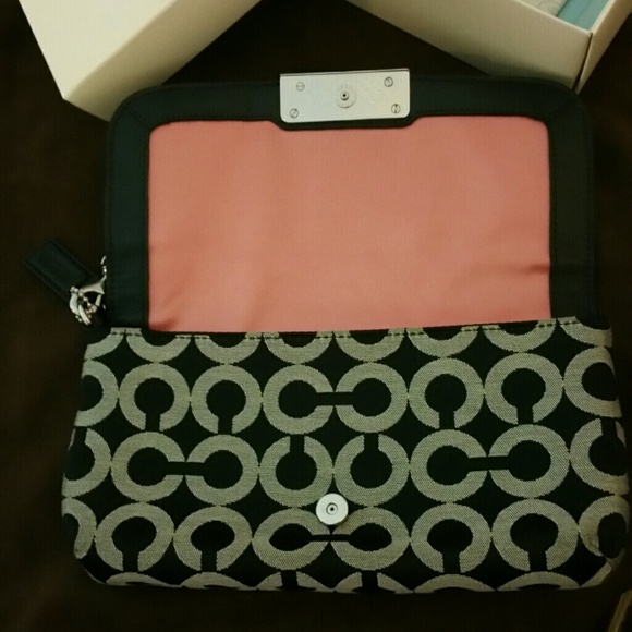 Coach - Picture 2 of 3