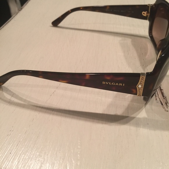 Bvlgari ladies sunglasses. Like new!