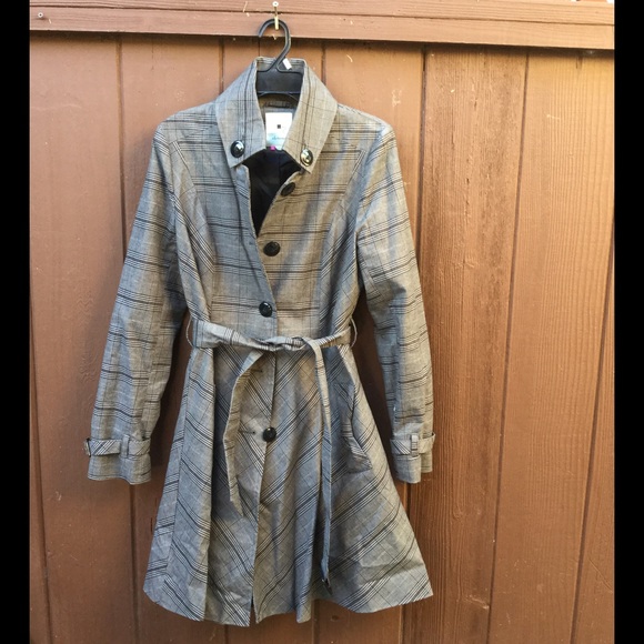 Adorable trench coat