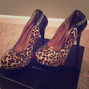 Lady Luxe Pumps