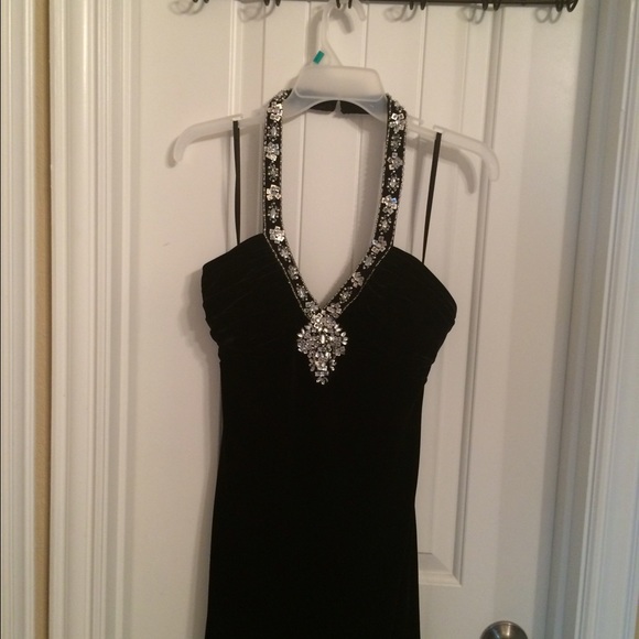 Elegant black velvet long dress