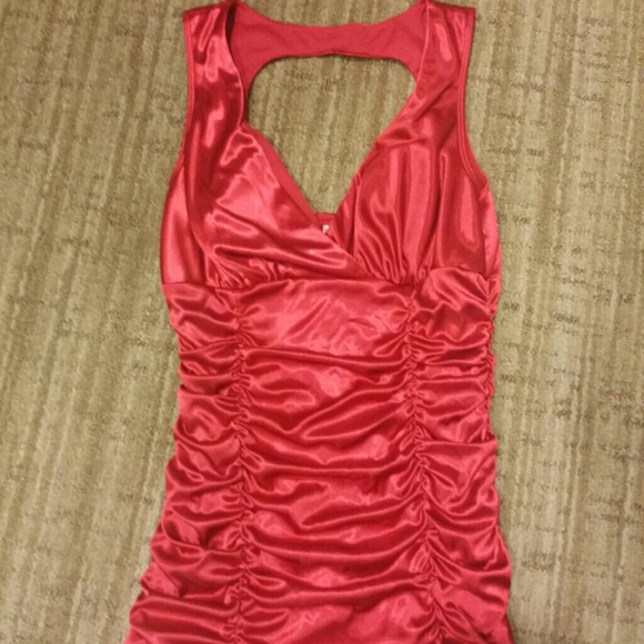 Cutout back top