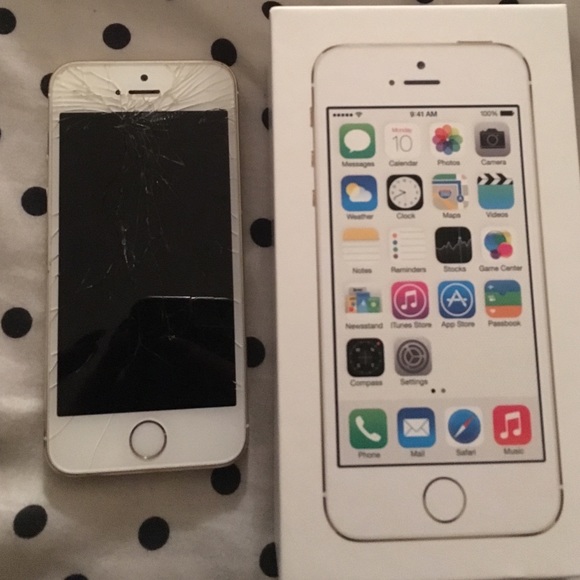 iPhone 5S | Gold - Cracked Screen - Picture 2 of 4