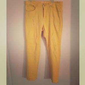 🎀Yellow Distressed Denim Jean🎀