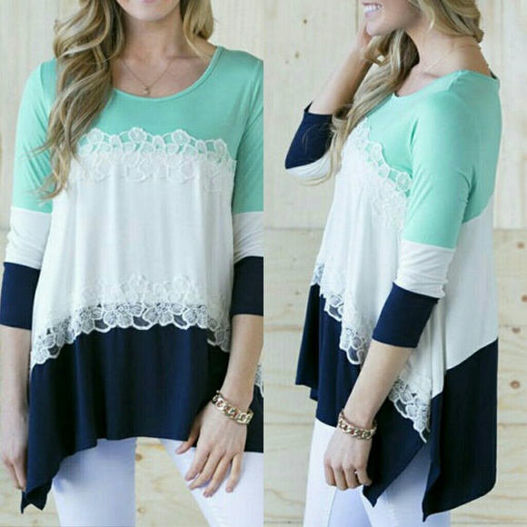 Boutique  Tops - 🆕 NEW! Mint Color Block w/Lace Blouse