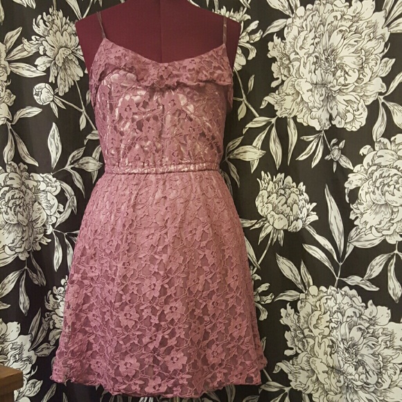 H&M Dresses & Skirts - H&M purple lace dress