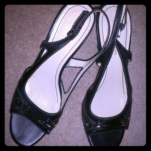Sale!!!!!!! Black Sling Back Heel