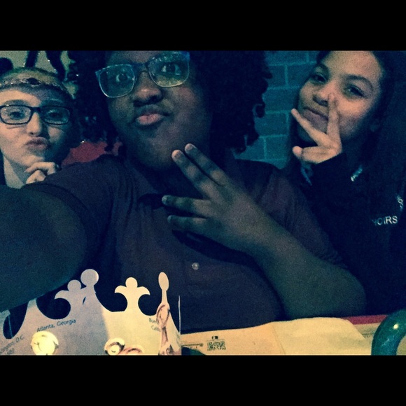 Meet your Posher, Shari - Picture 1 of 1