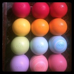 12 eos lipbalms (UNUSED)
