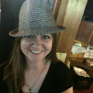 Meet your Posher, Kim