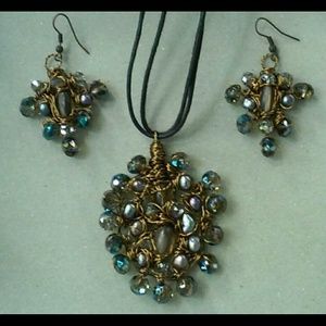 One-of-a-kind Necklace Earring Set