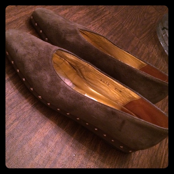 DONALD PLINER Vintage Flats.