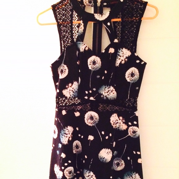 Dress - Picture 3 of 4