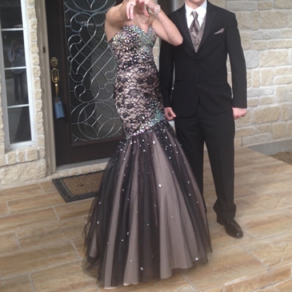 Mermaid Style Black Lace Prom Dress