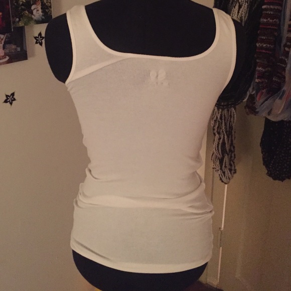 Cute floral tank - Picture 3 of 3