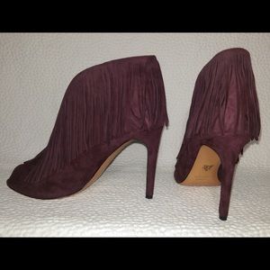 💥‼️ VI- Yvonne Burgundy