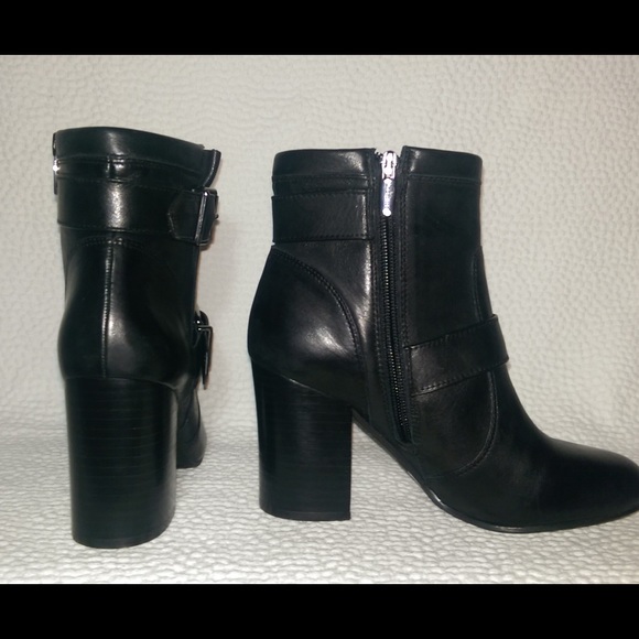 VC- Simlee Black Booties