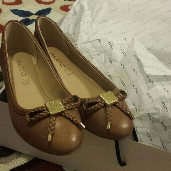 SOLD New in box genuine leather ALDO flats