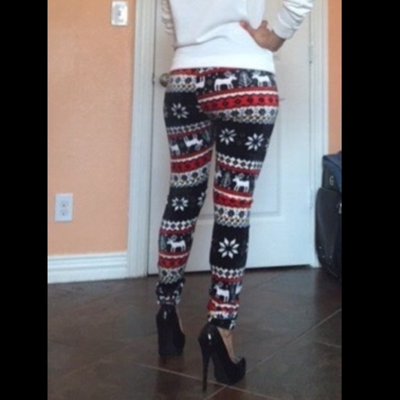 🆕 Reindeer and Snowflake Leggings! - Picture 3 of 3
