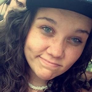 Meet your Posher, Hali