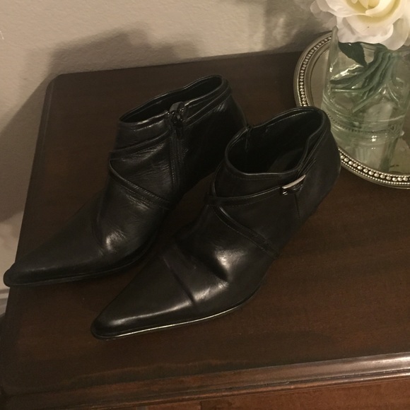 Lavorazione Artigiana Shoes - Velluta Lavorazione Artigiana Black Booties