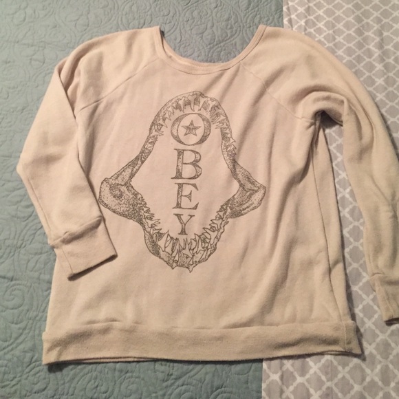 Obey tan shark tooth crew neck !