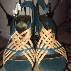 Tan and Green Wedges