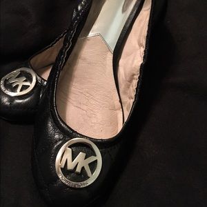 Flat quilted leather shoe