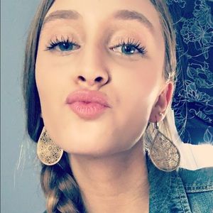 Meet your Posher, Brielle