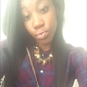 Meet your Posher, Briana
