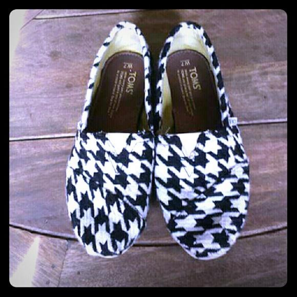 Houndstooth TOMS
