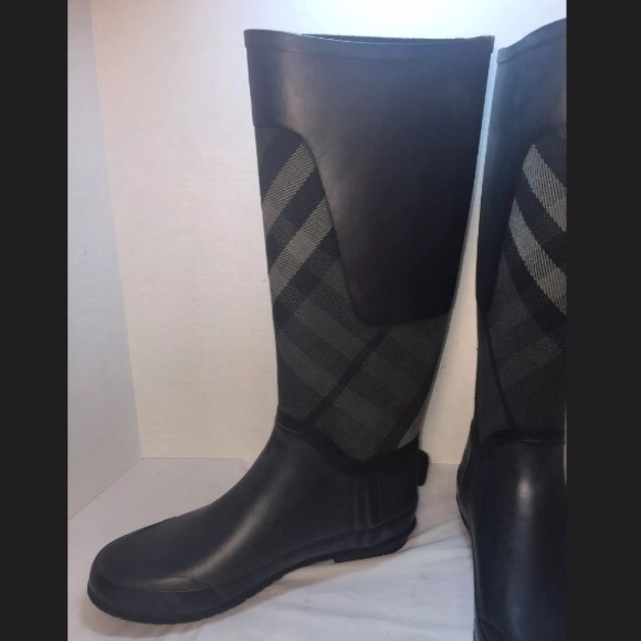 ‼️SOLD‼️Burberry rain boots 8 GONE TODAY! - Picture 2 of 4