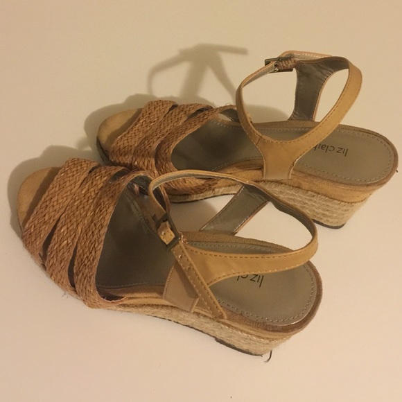 Liz Claiborne nude wedges size 6