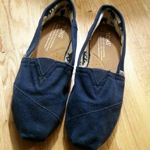 Toms Canvas Shoes