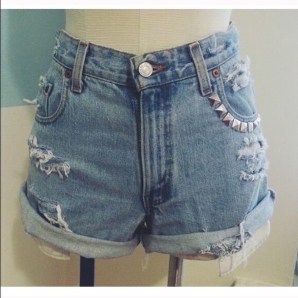 High waist distressed shorts
