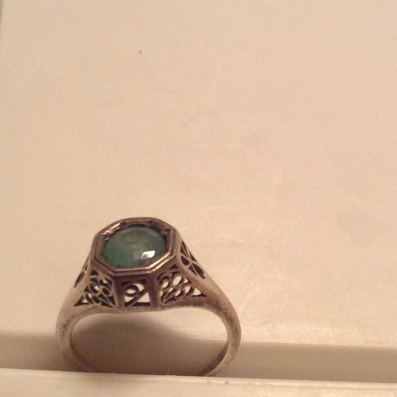 Vintage Sterling silver green glass stone ring