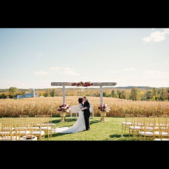 Meet your Posher, Tonya - Picture 1 of 1