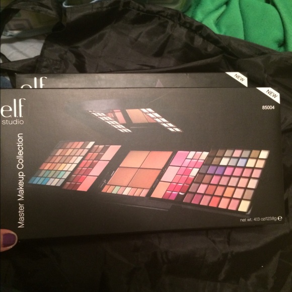 Brand new elf eyeshadow palette - Picture 3 of 3