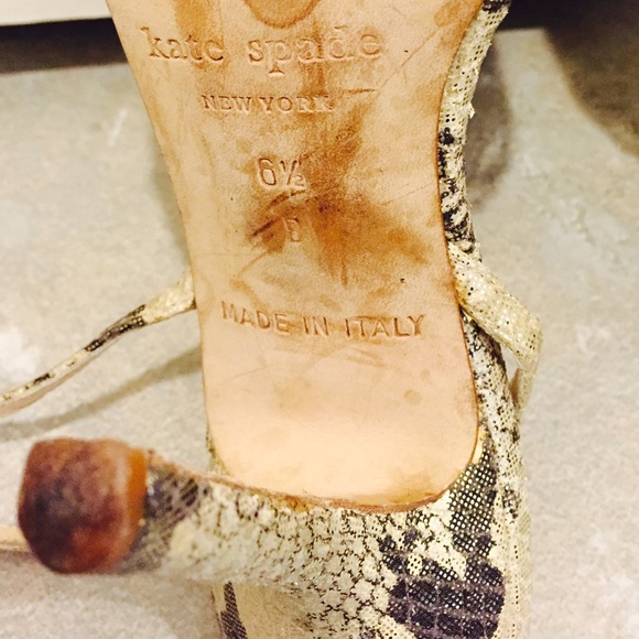 KATE SPADE GOLD/BLACK SNAKE ANKLE STRAP HIGH HEEL - Picture 3 of 4