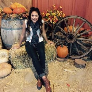 Meet your Posher, Alyssa