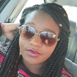 Meet your Posher, Desiree