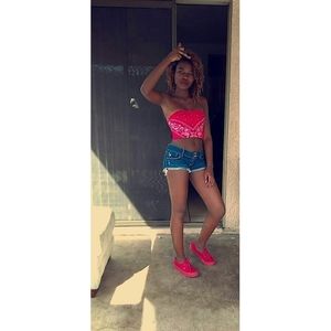 Meet your Posher, Nadinee