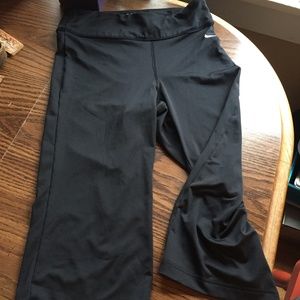 Nike - Trainer Capri - Women's S