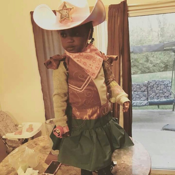 Meet your Posher, Tiffany