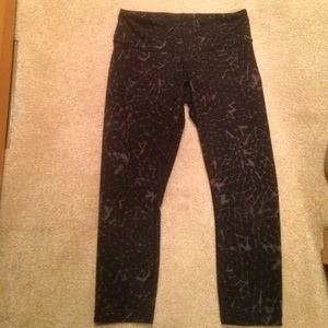 Lulu lemon capris tights