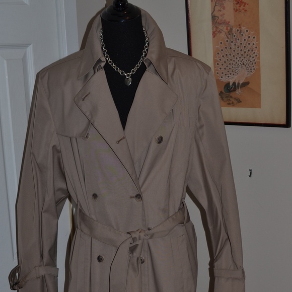 London Fog Trench Coat Size 16