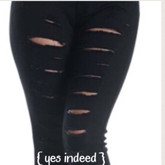 💥HOST PICK 11/9💥DESTROYED SKINNY JEANS - Picture 3 of 3