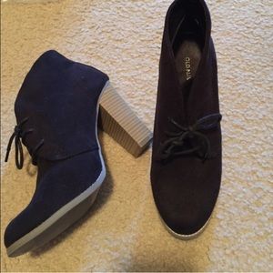 Old navy lace up suede booties